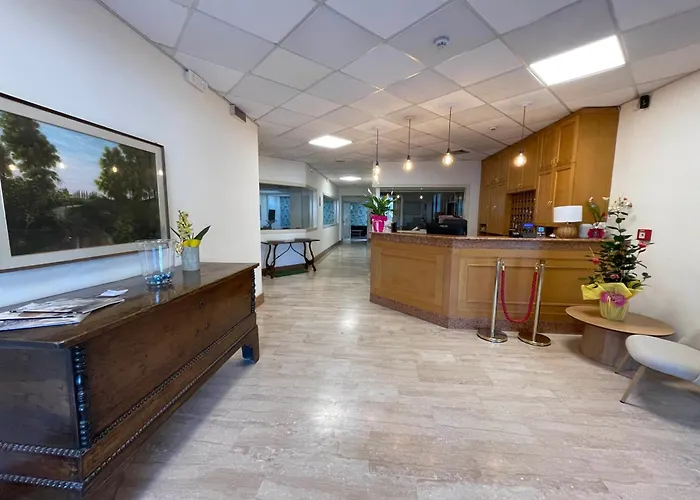 Otel Clementi 3*