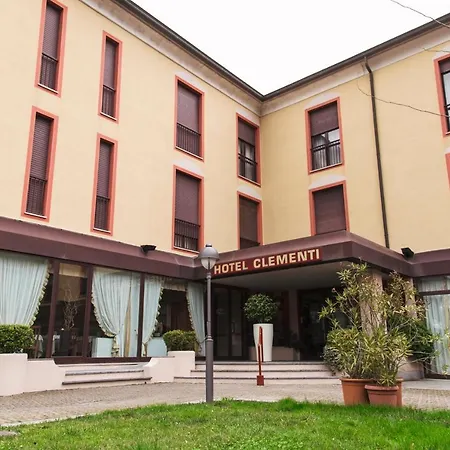 Clementi Hotel 3*